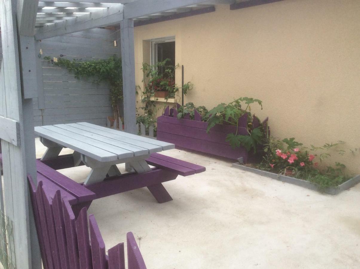 Appartement Vert, Compreignac Exterior photo