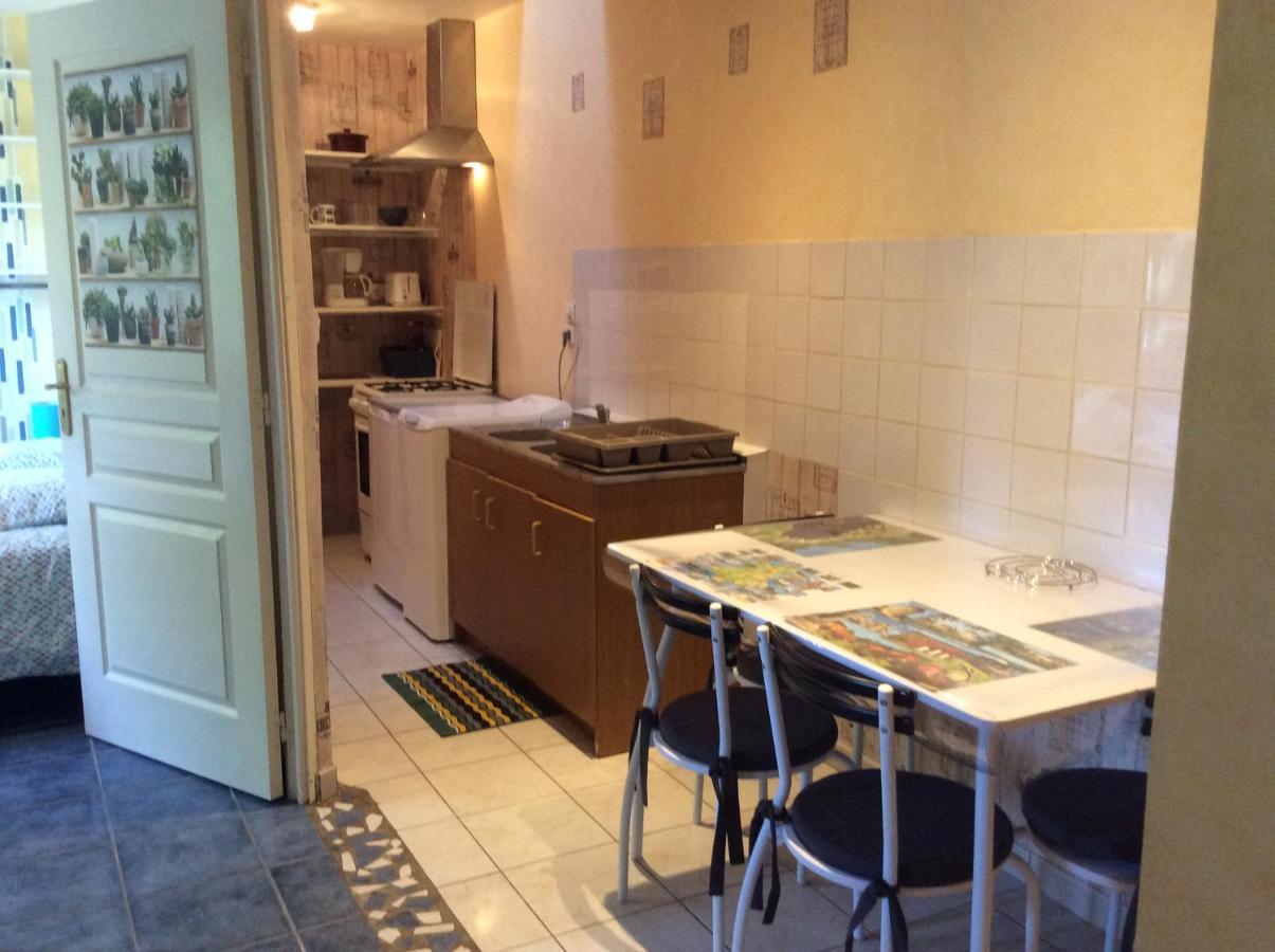 Appartement Vert, Compreignac Exterior photo
